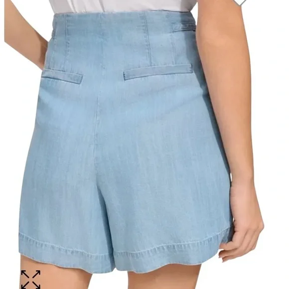 DKNY
Linen High Rise Pleat Front Shorts Size 14 - Picture 2 of 6